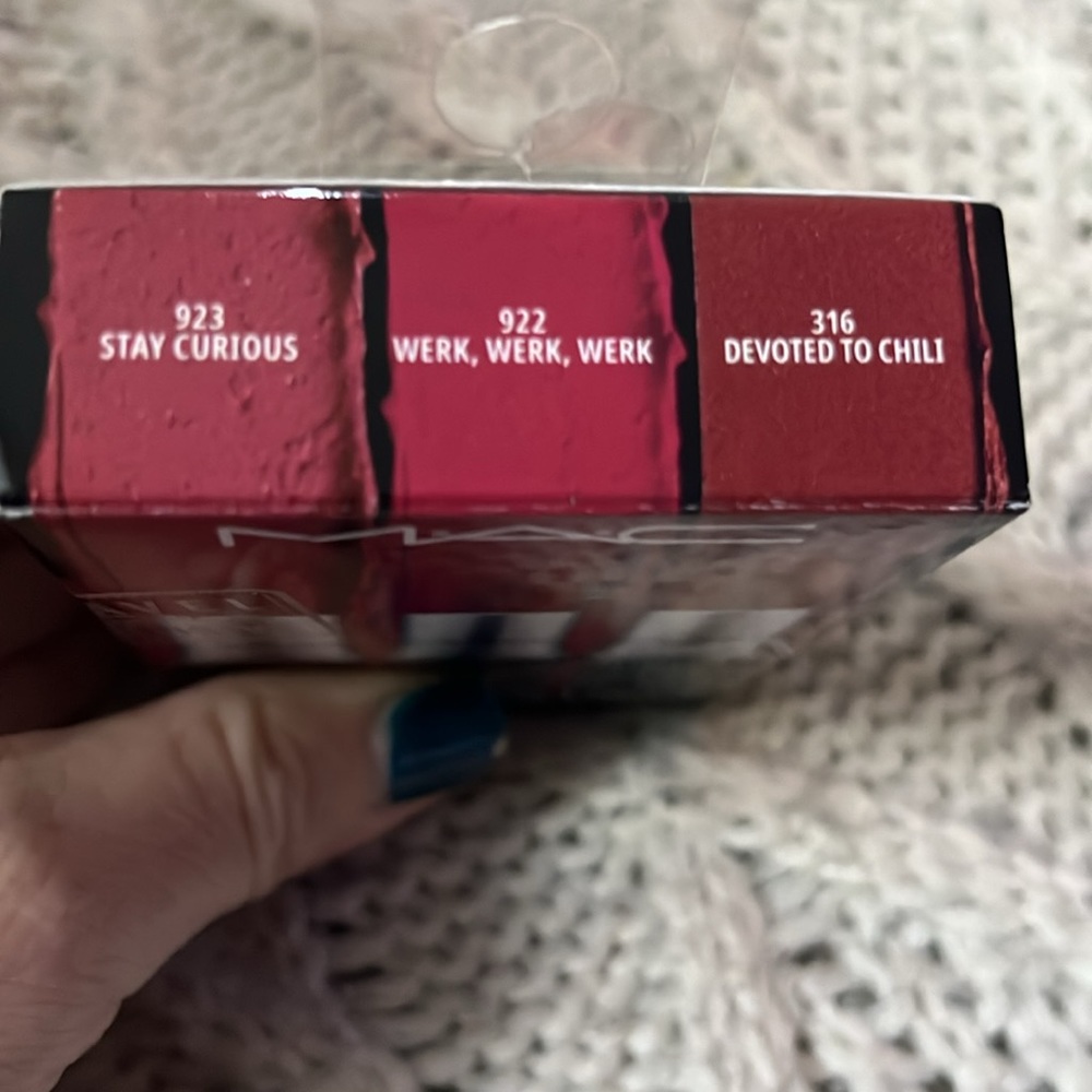NIB MAC Cosmetics Travel Exclusive Powder Kiss Me Goodbye Lipstick Trio - Picture 2 of 2